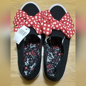 NWT Disney Parks Minnie Slip-on Size 7